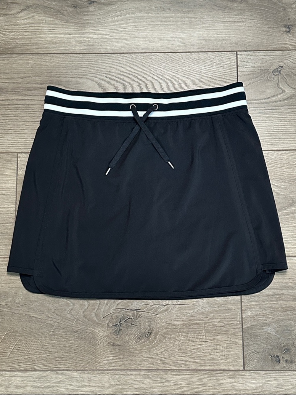 Athleta 15" Sonara Active Skirt Skort Back White‎ Size 4